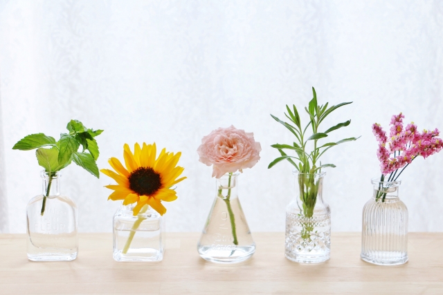 お花を花瓶で長持ちさせる方法 水の替え時 10円玉効果は 代用品や花瓶のお勧め3選も Moamoablog